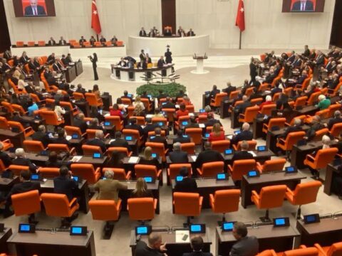 Kktc ve ambargolar onergesi akp ve mhp oylariyla reddedildi OYdfrMSe