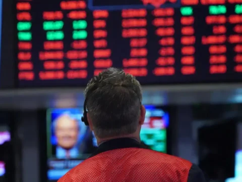 Teknoloji devleri milyarlarca dolar borclandi yapay zek yatirimlari endise yaratiyor W6cuWffF
